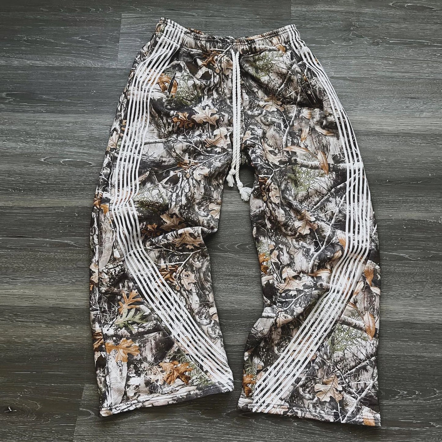 "CAMO" STRAIGHT LEG SWEATPANTS