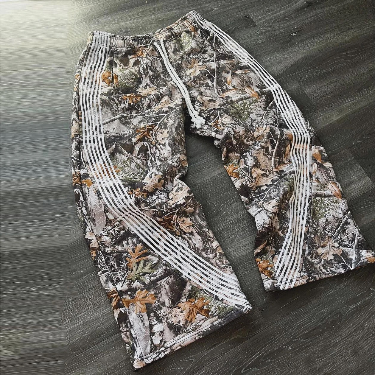 "CAMO" STRAIGHT LEG SWEATPANTS